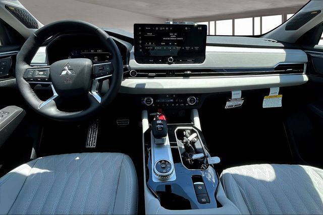 2025 Mitsubishi Outlander SEL photo 6