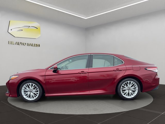 2018 Toyota Camry XLE photo 4