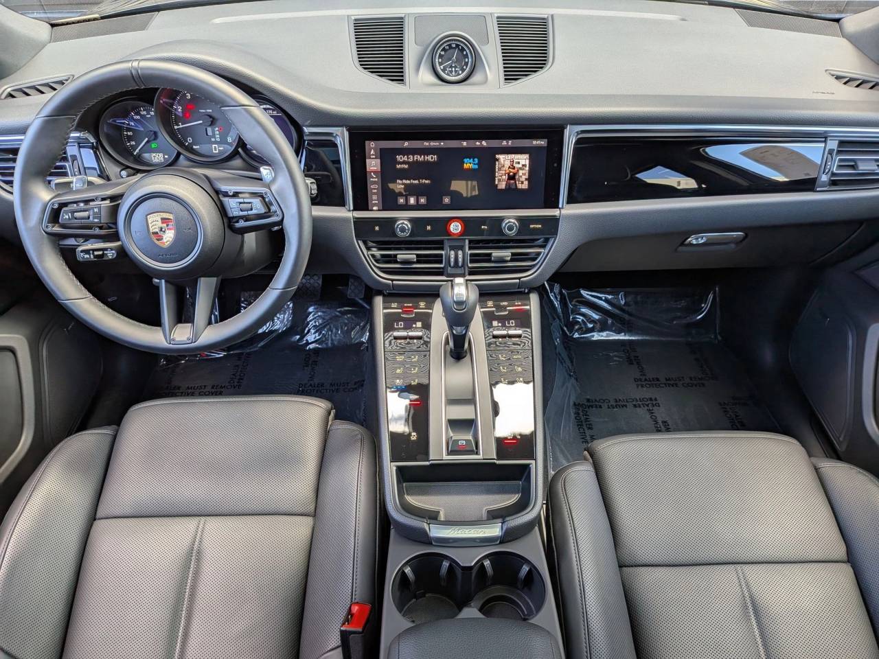 2025 Porsche Macan Base photo 22