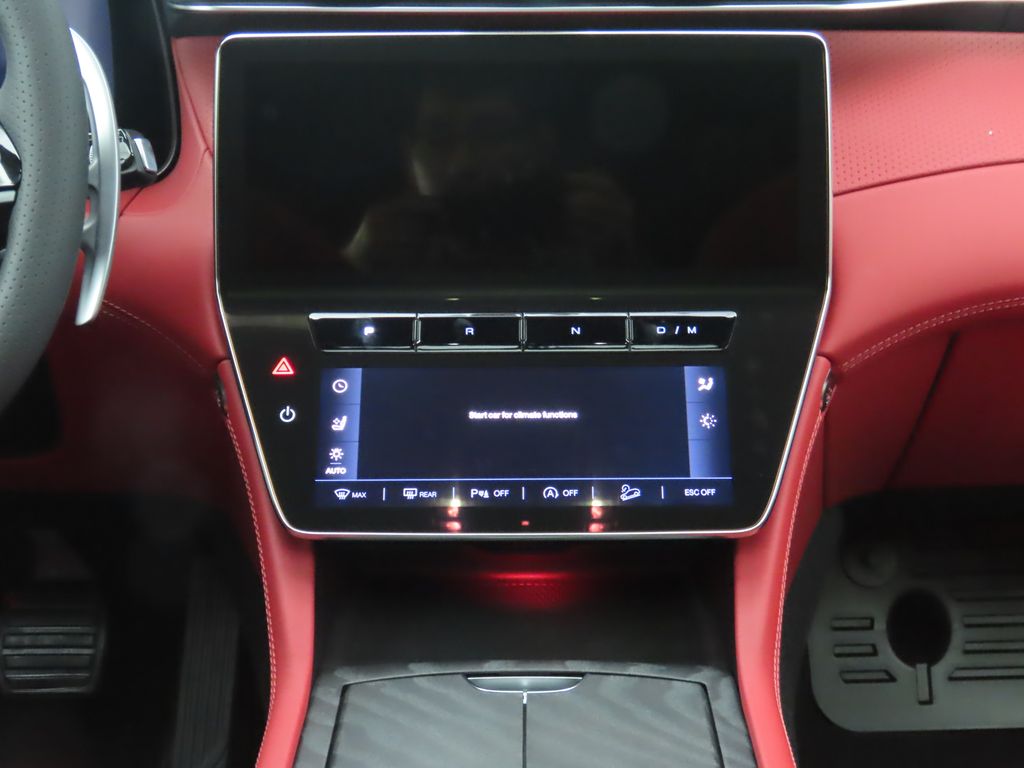 2025 Maserati Grecale photo 14