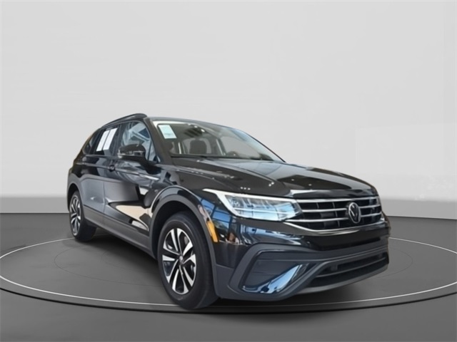 2024 Volkswagen Tiguan S's photo