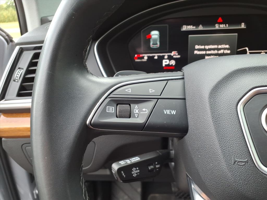2022 Audi Q5 S line Plus 45 TFSI photo 9