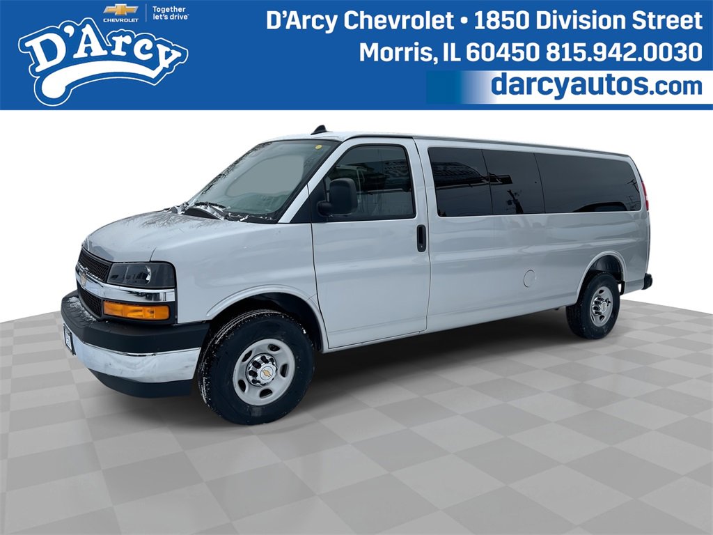 2025 Chevrolet Express Passenger LT's photo