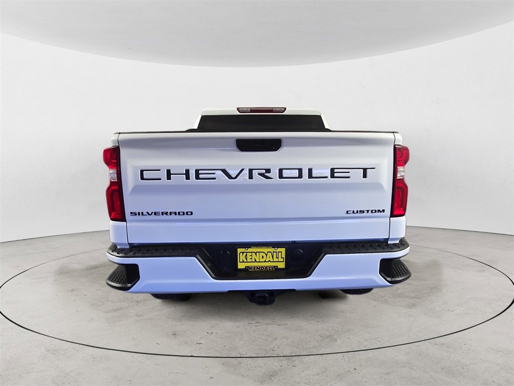 2021 Chevrolet Silverado 1500 Custom photo 4
