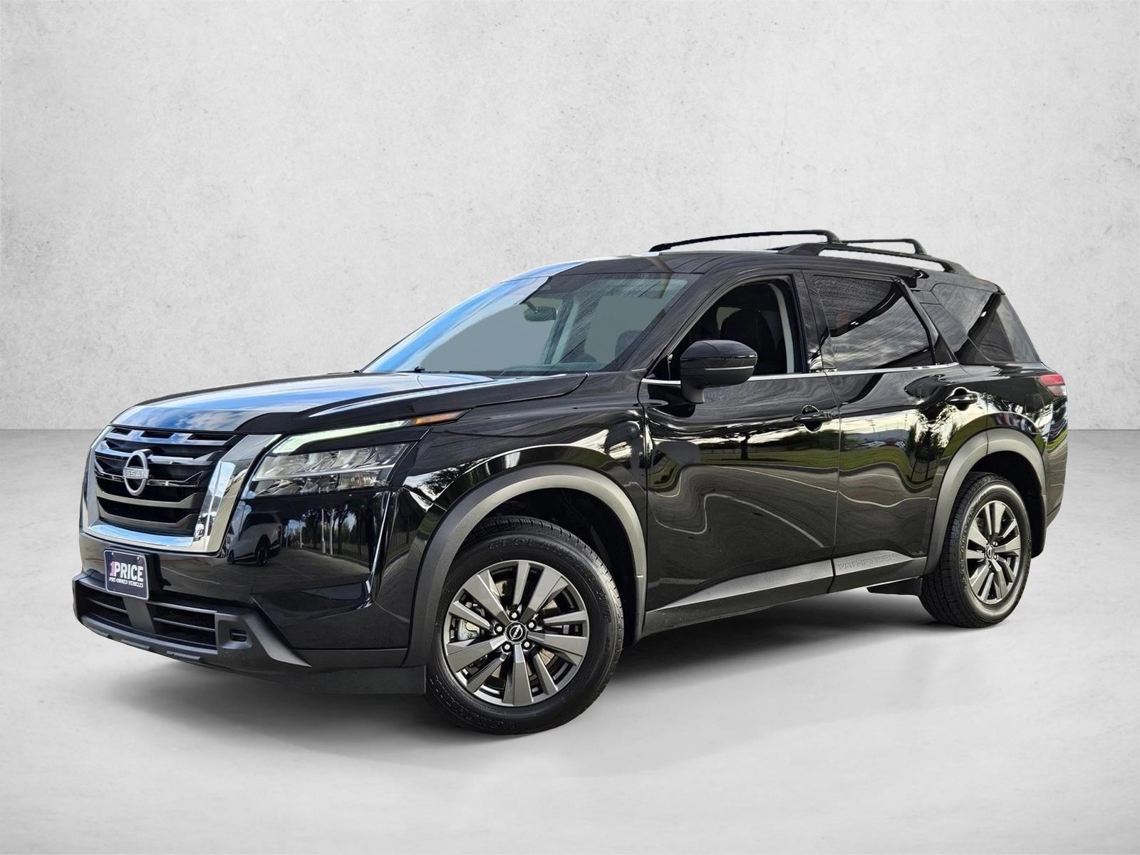 2022 Nissan Pathfinder SV's photo