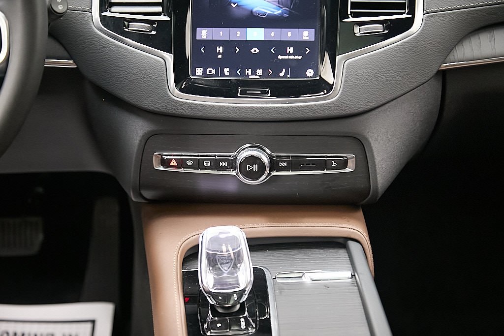 2024 VOLVO XC90 - Image 31