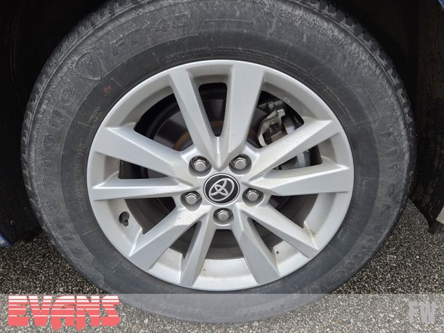 2025 Toyota Camry LE photo 2