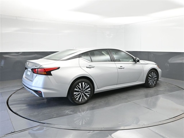 2024 Nissan Altima 2.5 SV photo 14