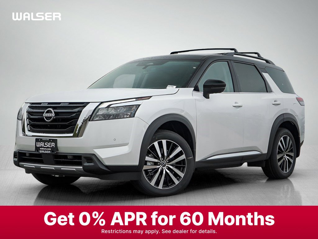 2025 Nissan Pathfinder Platinum's photo