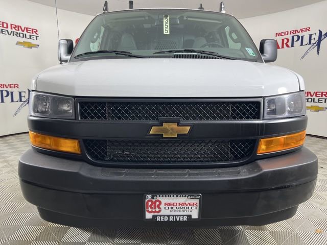 2025 Chevrolet Express Cargo 2500 photo 2
