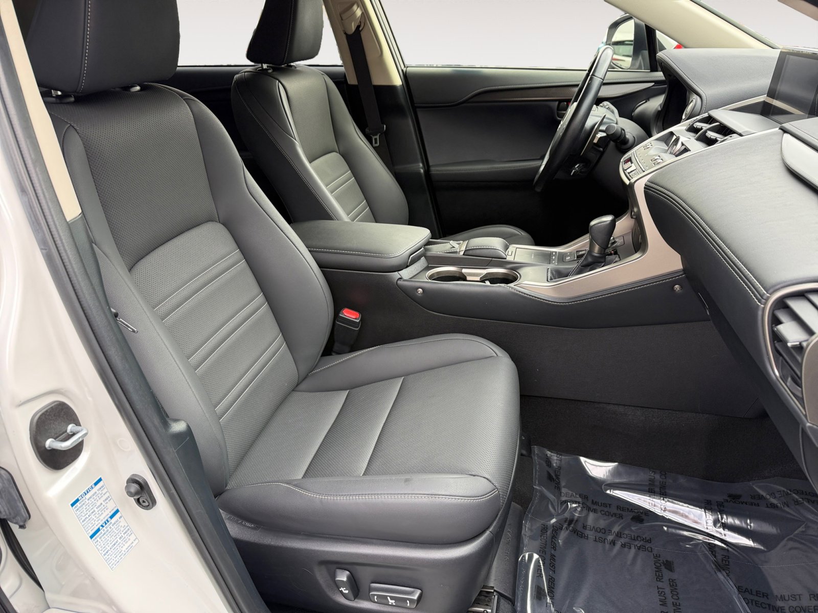 2020 Lexus NX 300 photo 19