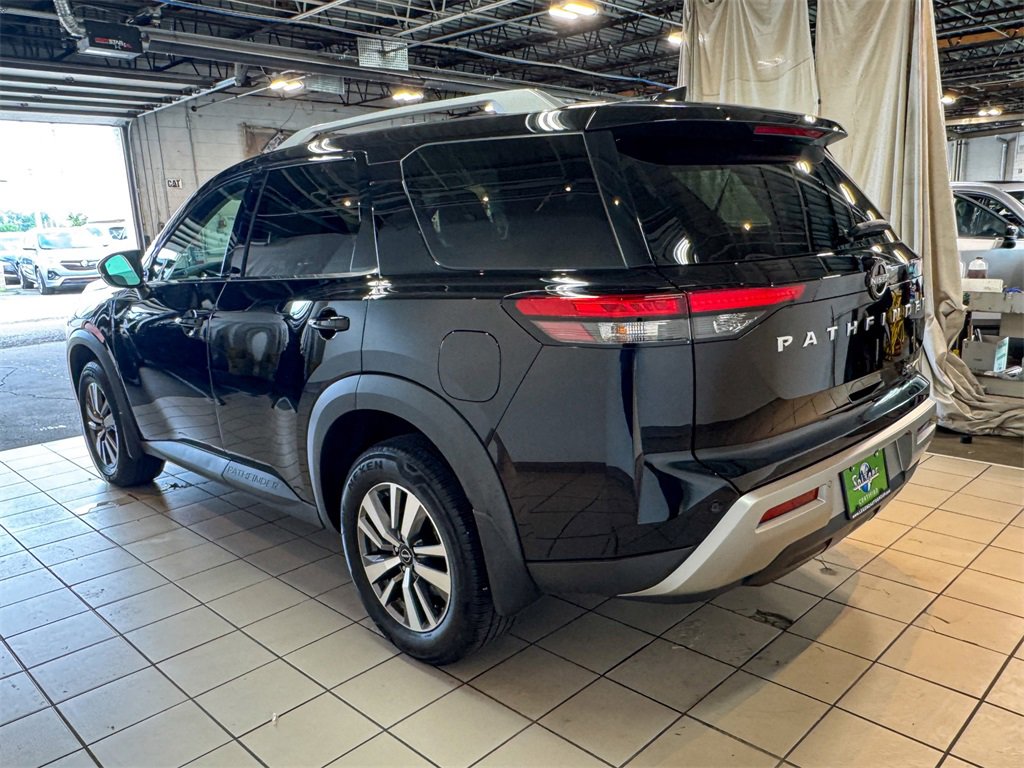 2022 Nissan Pathfinder SL photo 8