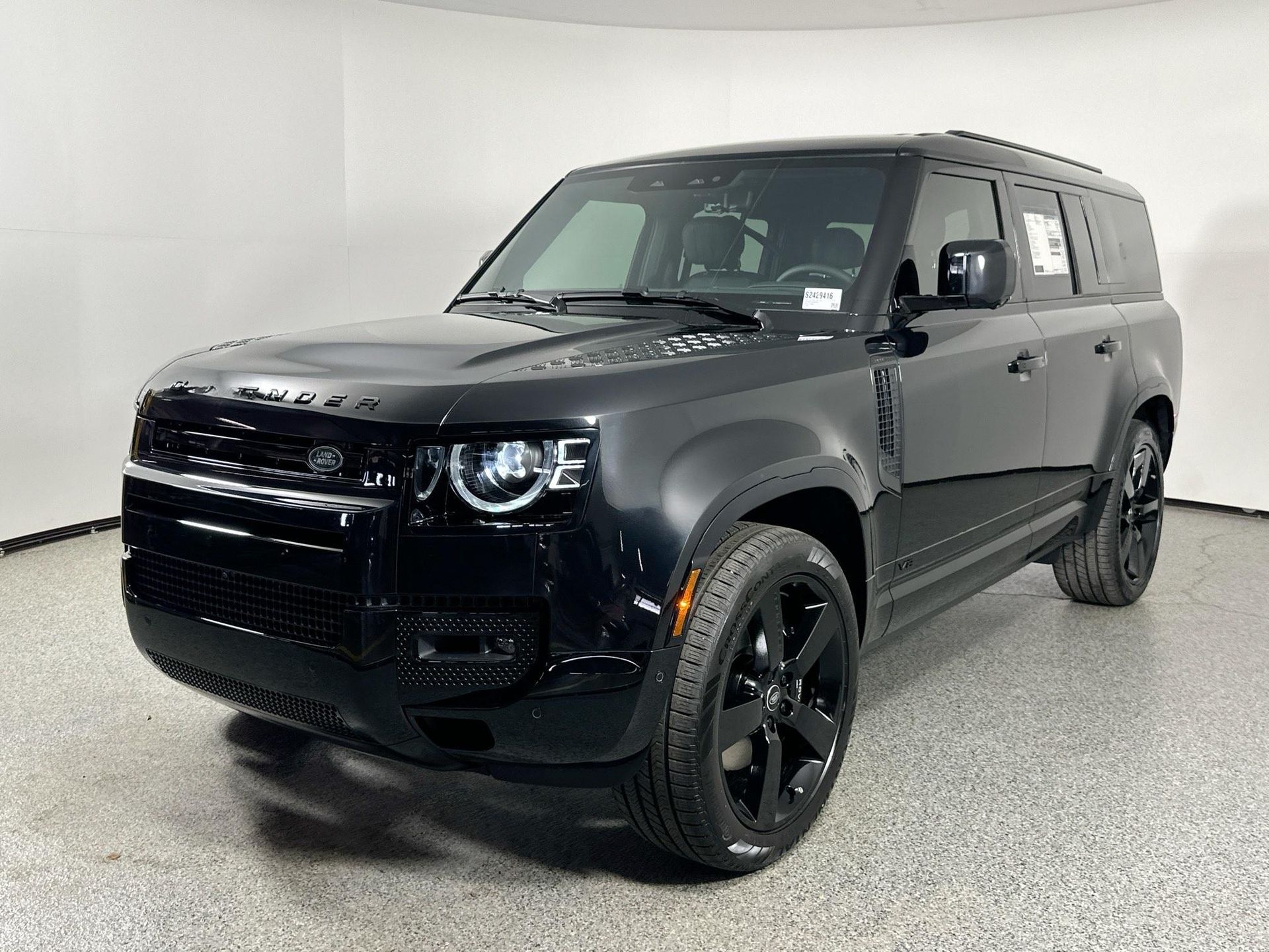 2025 Land Rover Defender V8