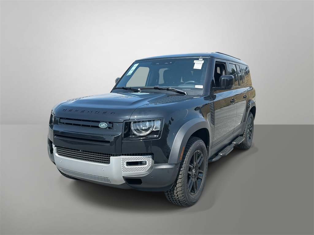 2025 Land Rover Defender S's photo