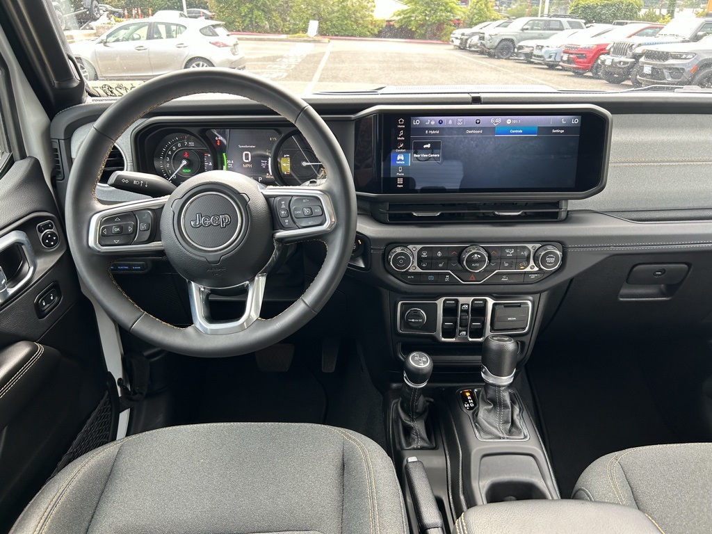 2024 Jeep Wrangler Sahara 4xe photo 21