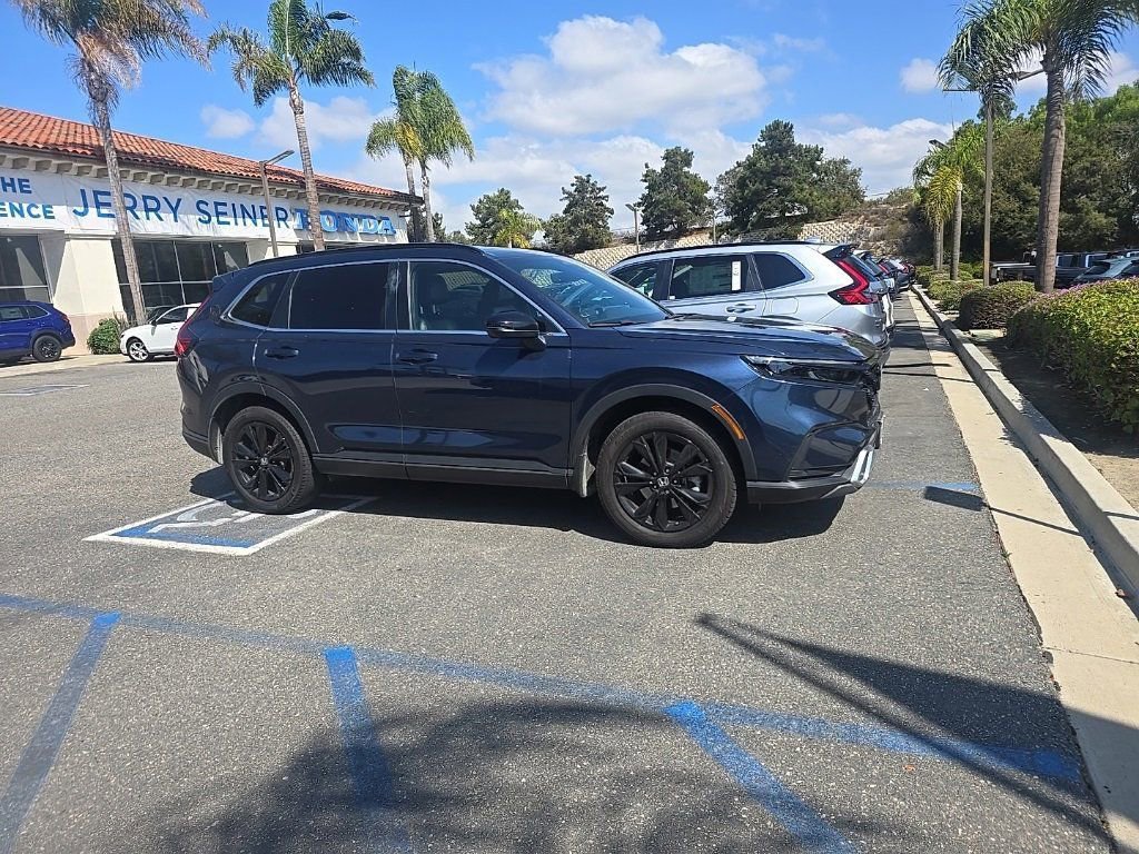 2023 Honda CR-V Hybrid Sport Touring photo 3