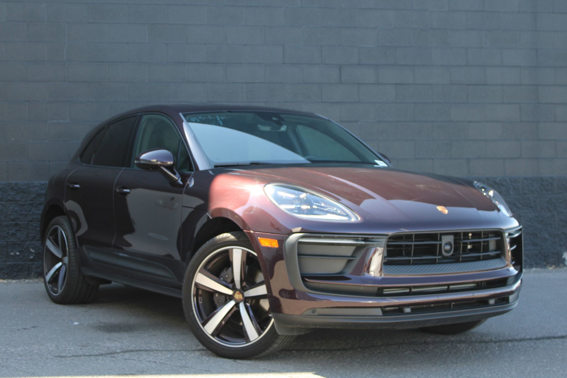 2024 Porsche Macan T photo 7