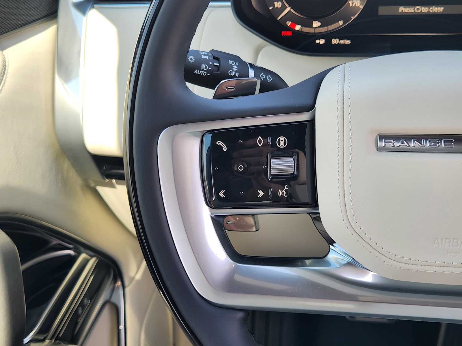 2025 Land Rover Range Rover SE photo 25