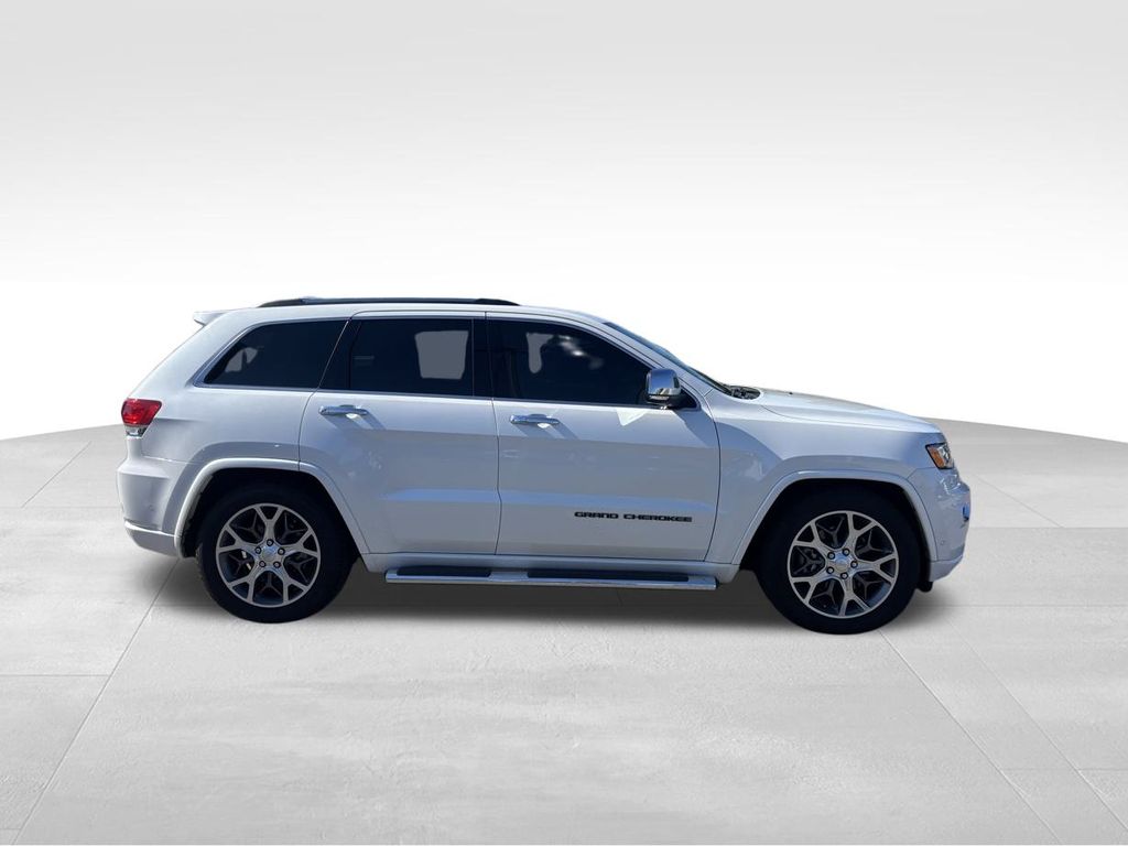 2021 Jeep Grand Cherokee Overland photo 2