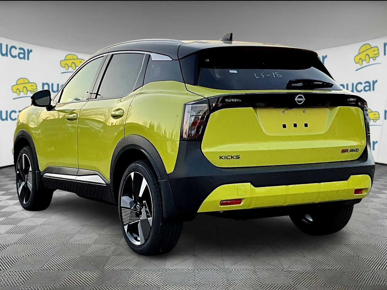 2025 Nissan Kicks SR photo 3