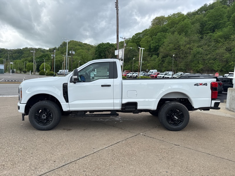2025 Ford F-350 XL photo 4