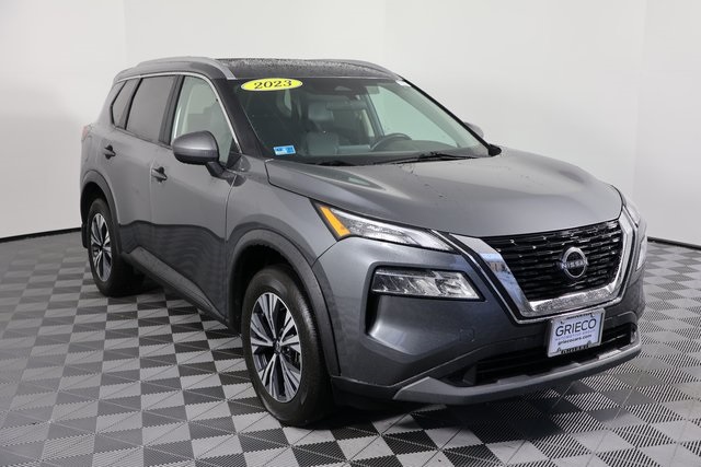 2023 Nissan Rogue SV's photo