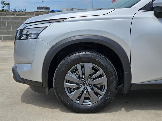 2024 Nissan Pathfinder SV photo 5