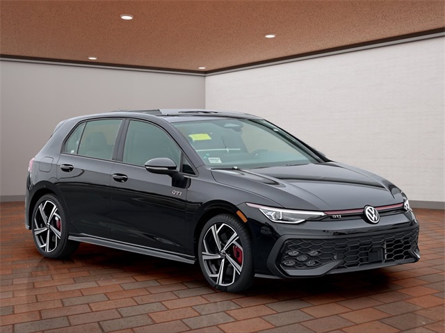 2026 Volkswagen Golf GTI SE's photo