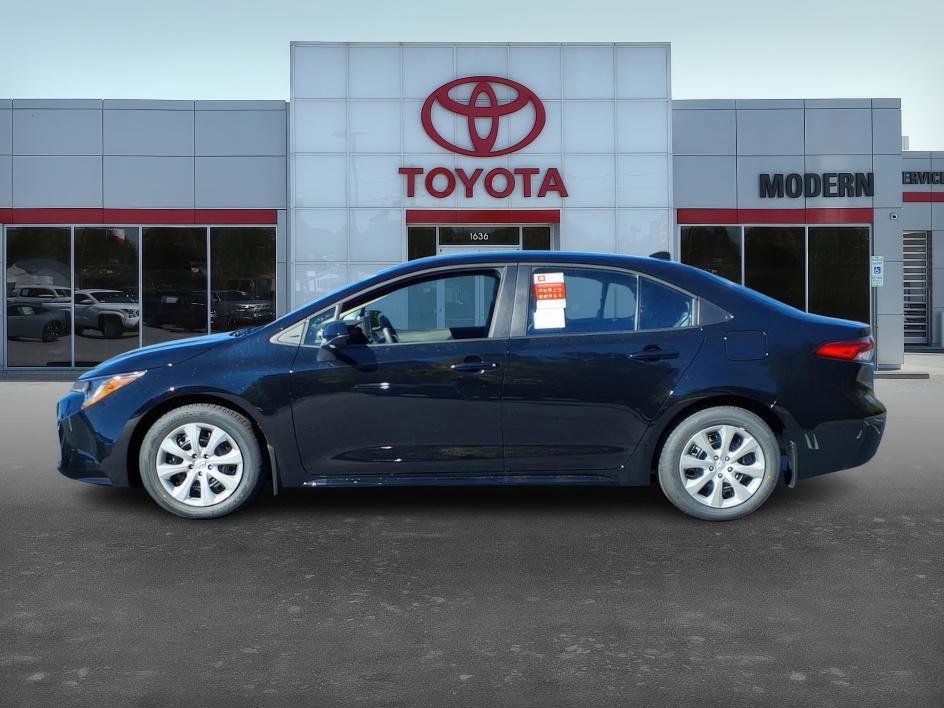 2026 Toyota Corolla LE photo 3