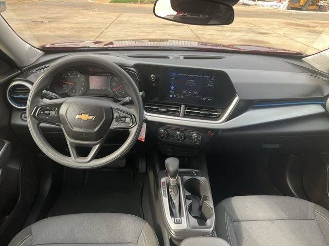 2025 Chevrolet Trax LS photo 3