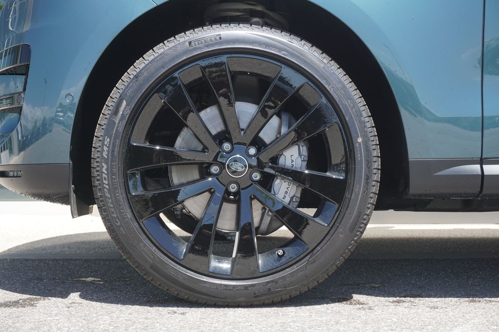 2025 Land Rover Range Rover Sport SE photo 30