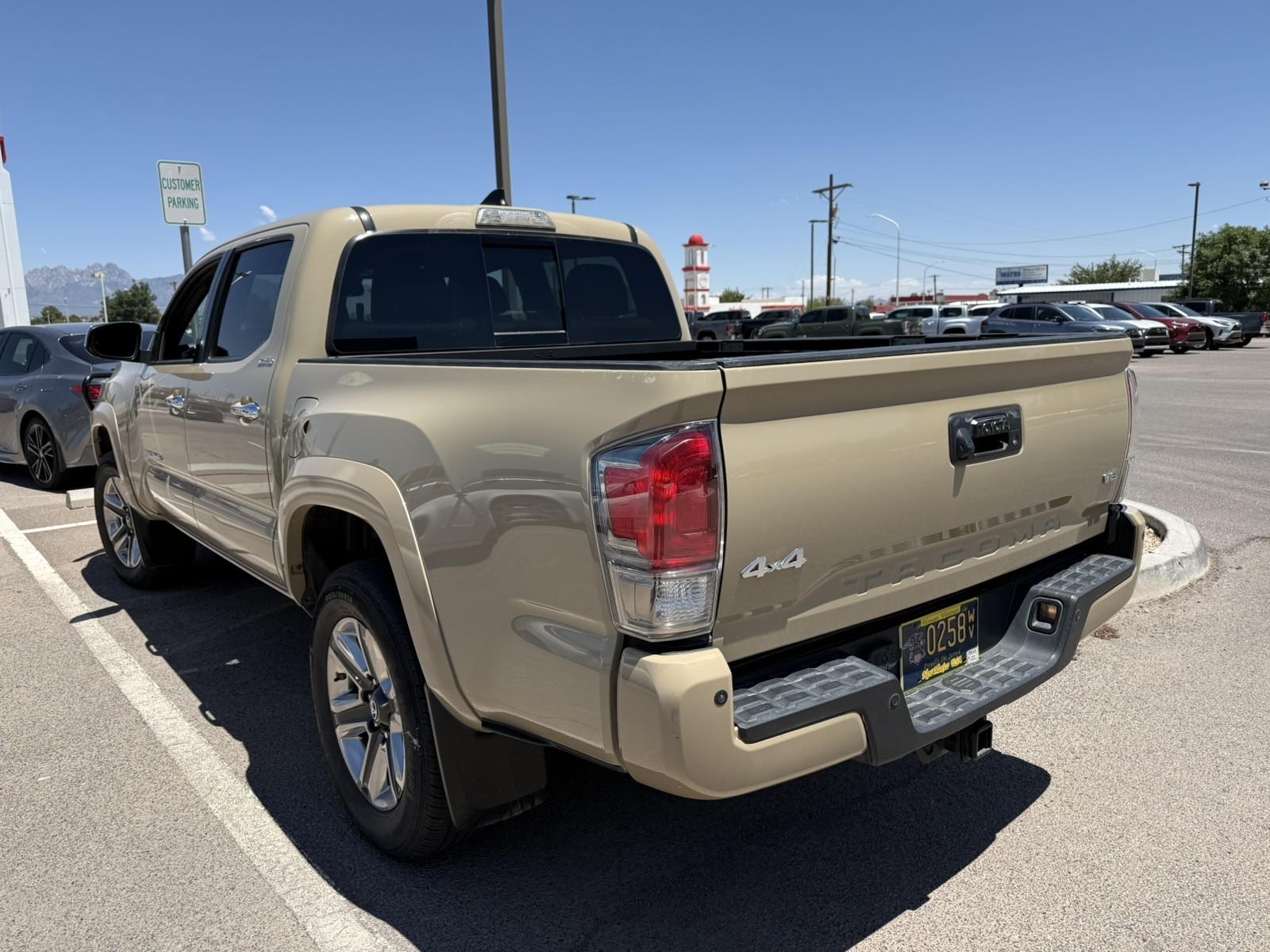 Used 2018 BROWN Toyota Limited image 3