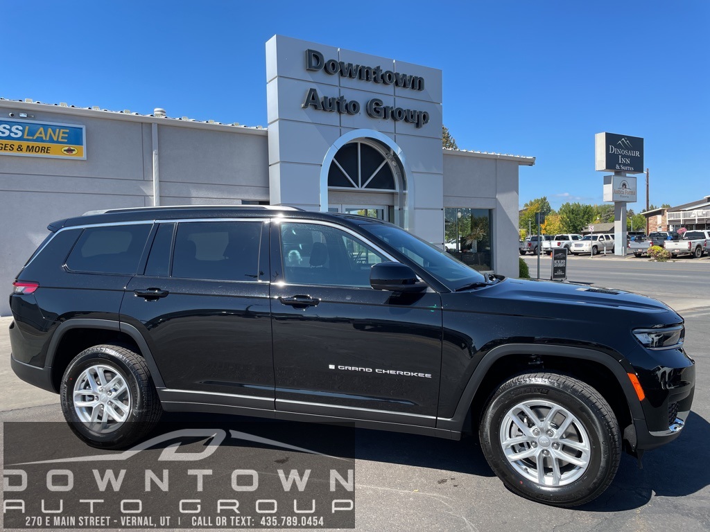 2025 Jeep Grand Cherokee L Laredo's photo