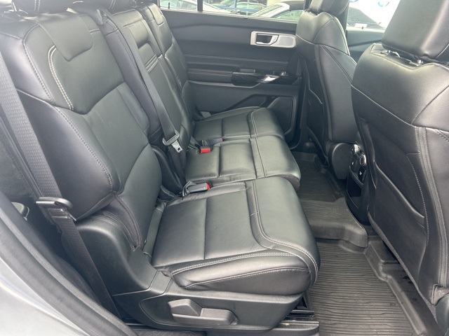 2021 Ford Explorer ST photo 13