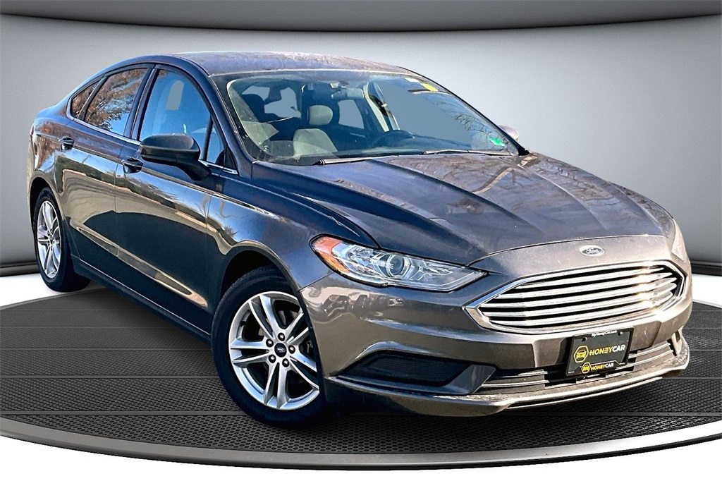 2018 Ford Fusion SE's photo