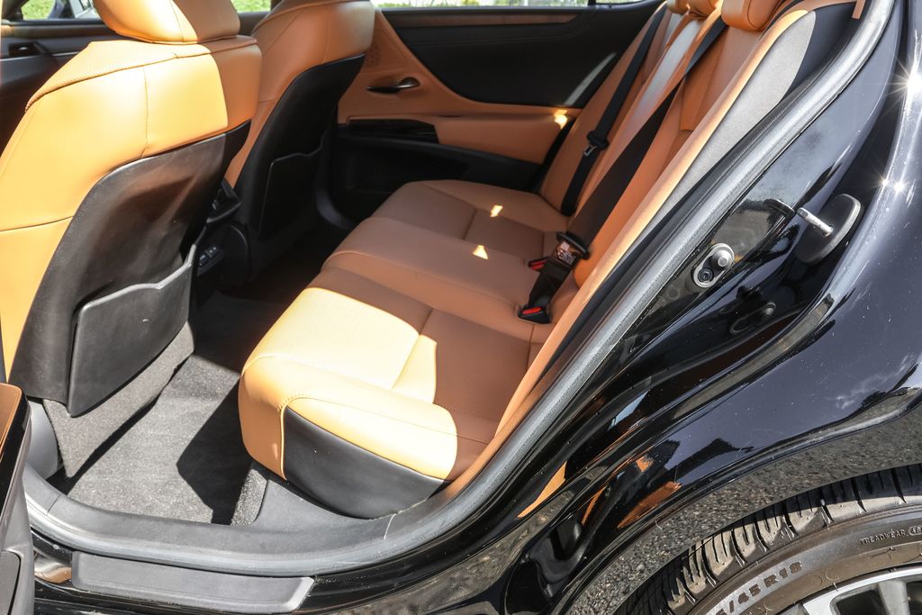 2023 Lexus ES 350 photo 22
