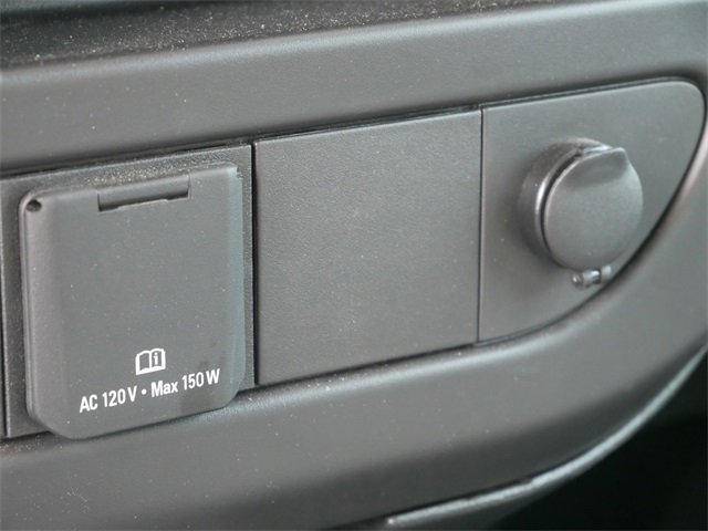 2025 Chevrolet Express Cutaway 3500 photo 16