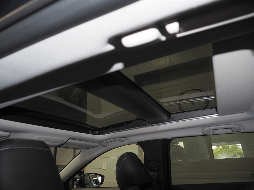 2025 Mazda CX-50 2.5 S Premium photo 5