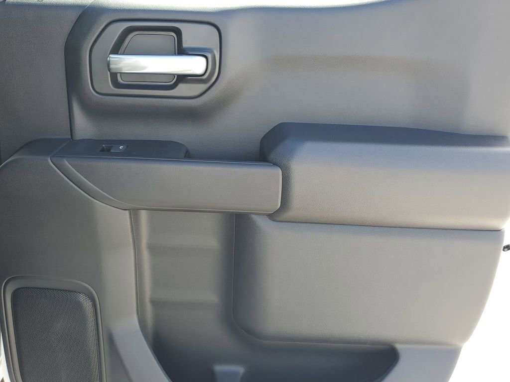 2025 Chevrolet Silverado 1500 Custom photo 39