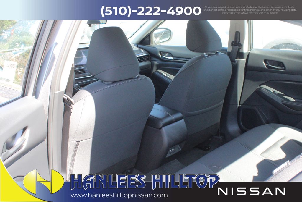 2025 Nissan Altima 2.5 SV photo 12