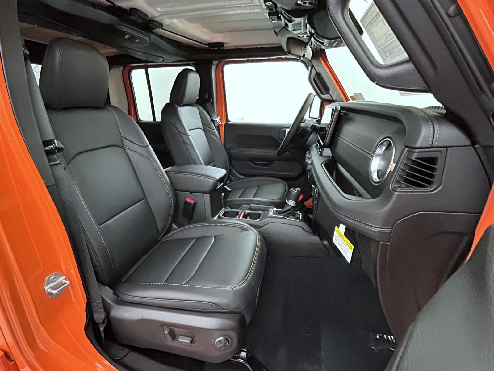 2025 Jeep Gladiator Sport photo 14