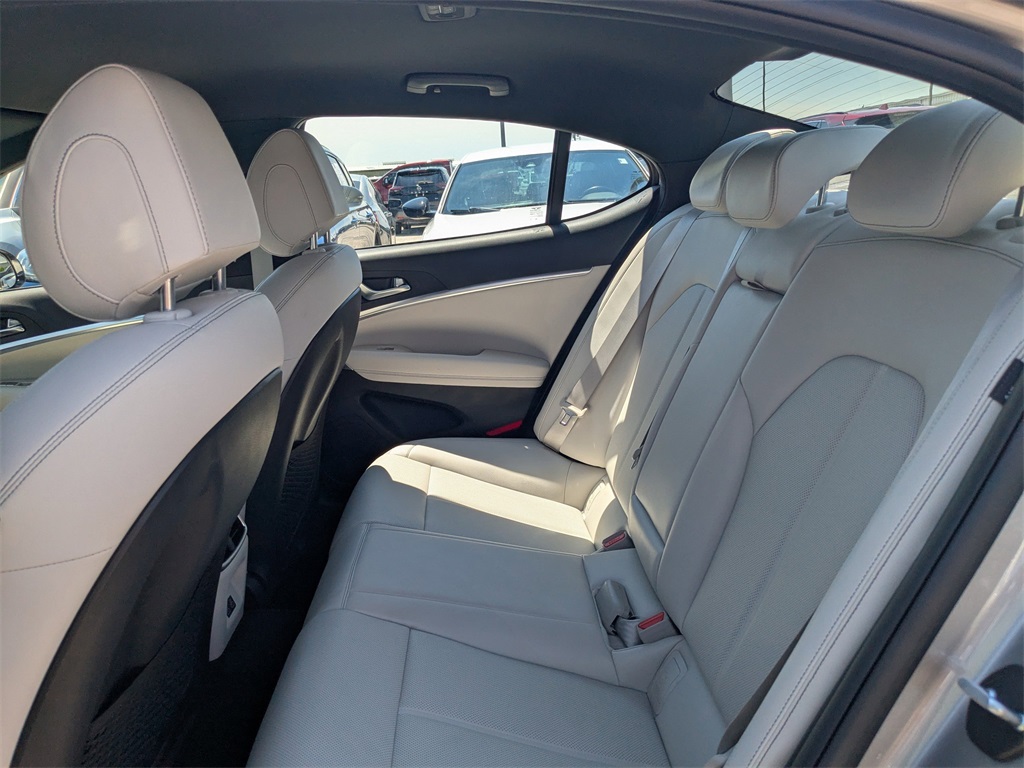 2025 Genesis G70 2.5T Sport Prestige photo 12
