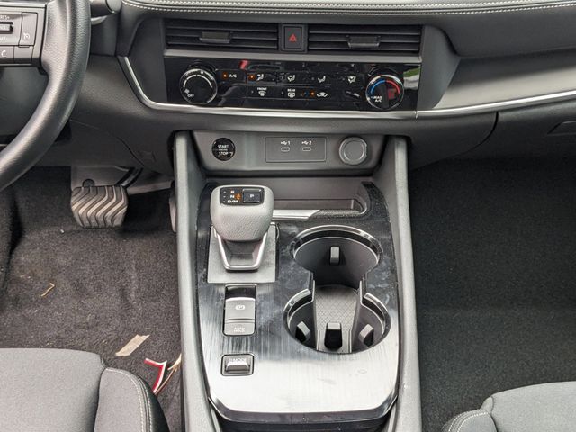 2025 Nissan Rogue S photo 14