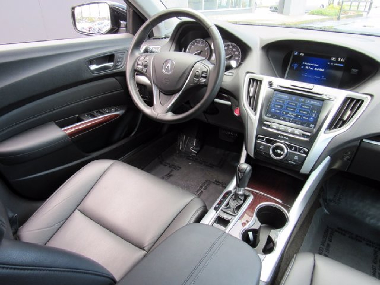 2017 Acura TLX Base photo 9