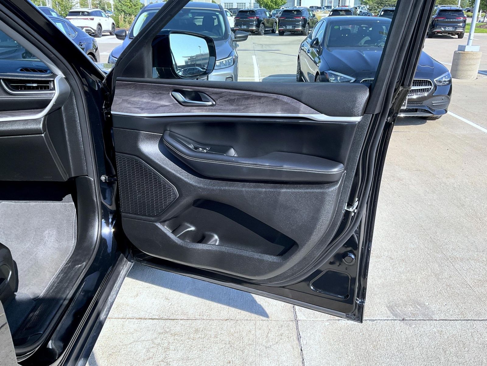 2023 Jeep Grand Cherokee Limited photo 14