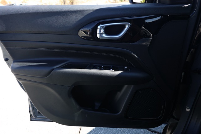 2023 Jeep Compass Altitude photo 22