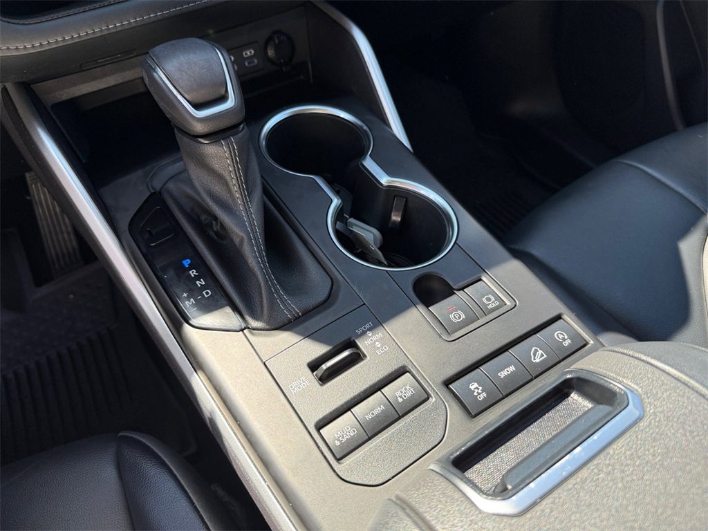 2022 Toyota Highlander XLE photo 22