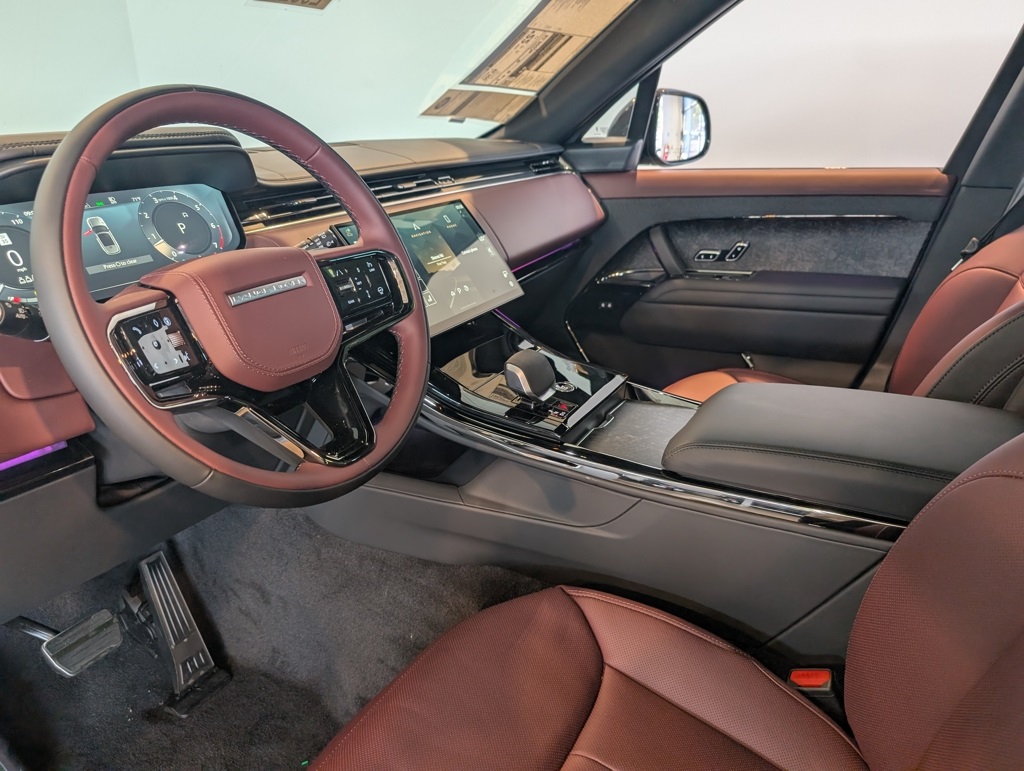 2025 Land Rover Range Rover Sport SE photo 11