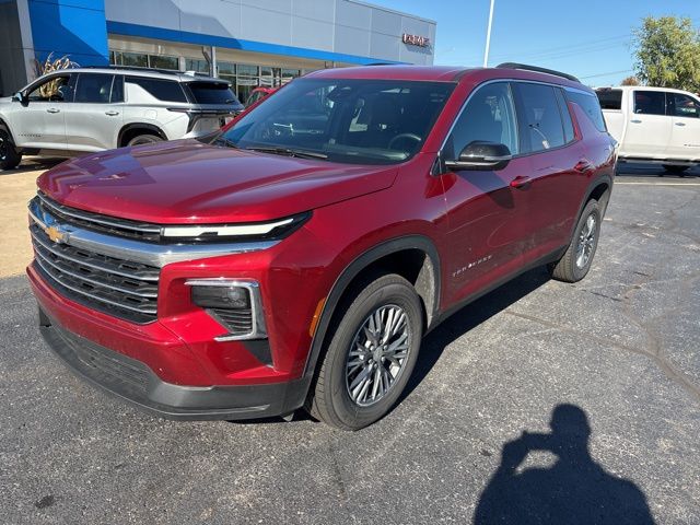 2025 Chevrolet Traverse photo 2