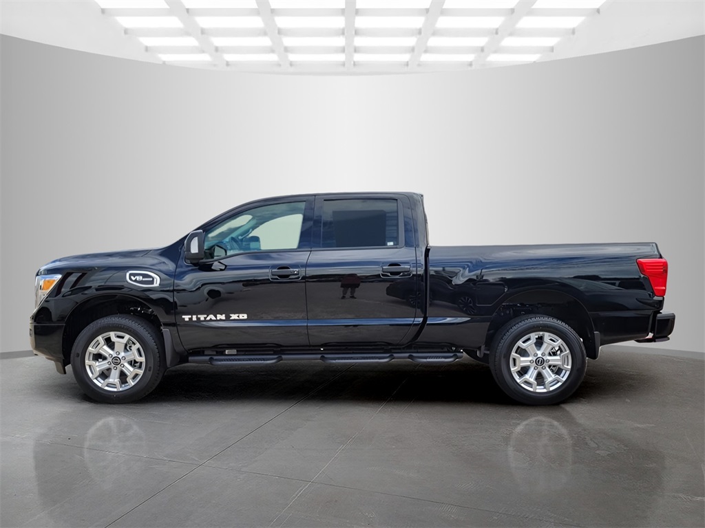 2024 Nissan Titan SV photo 2